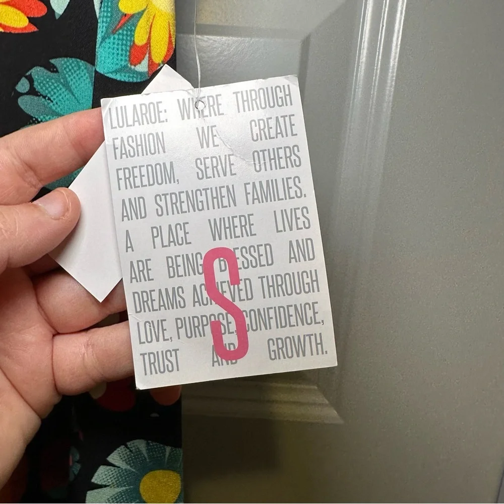 NWT LuLaRoe Multicolor Floral Print Azure Skirt size Small - Picture 4 of 9